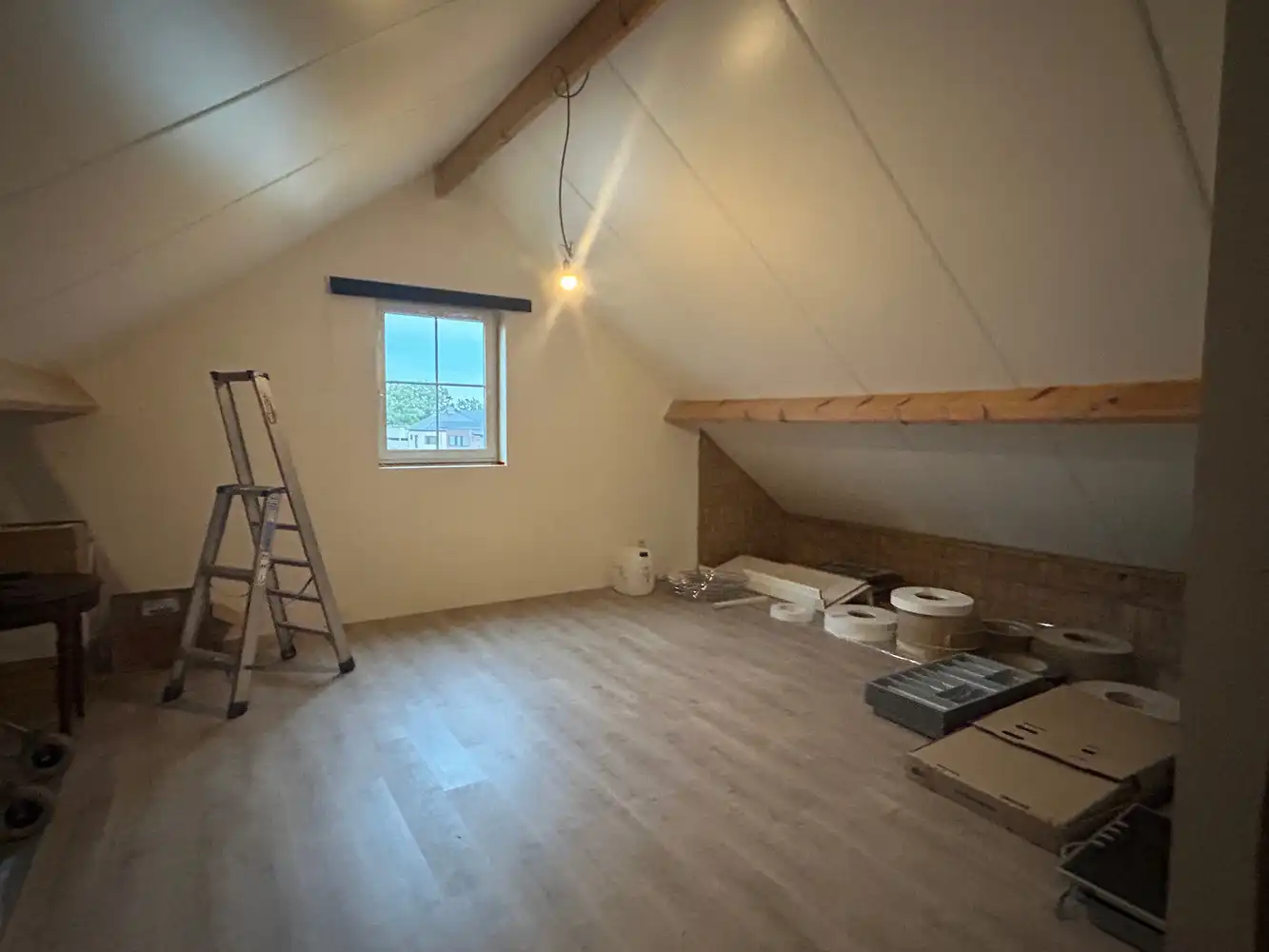 BEDRIJFSPAND MET WOONST foto 19