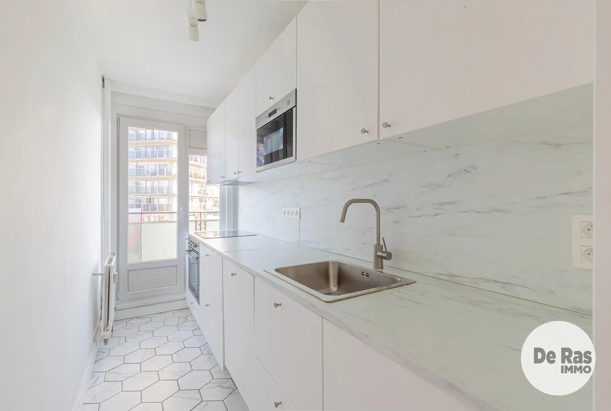 GENT - Instapklaar appartement met 2 kamers en ruim terras foto 8