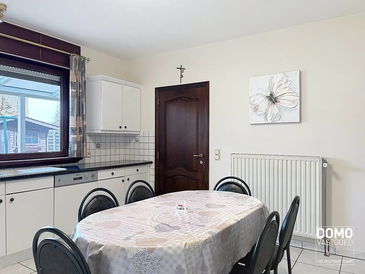 RUIME, LICHTRIJKE OPEN BEBOUWING MET ZONNIGE TUIN TE HALEN foto 5