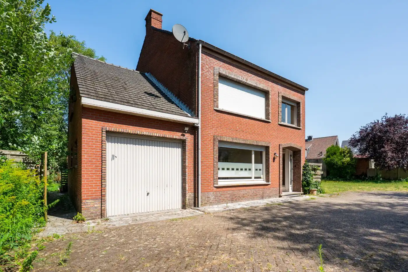 Vrijstaande, te renoveren woning met 3 slpk., garage en tuin foto 31