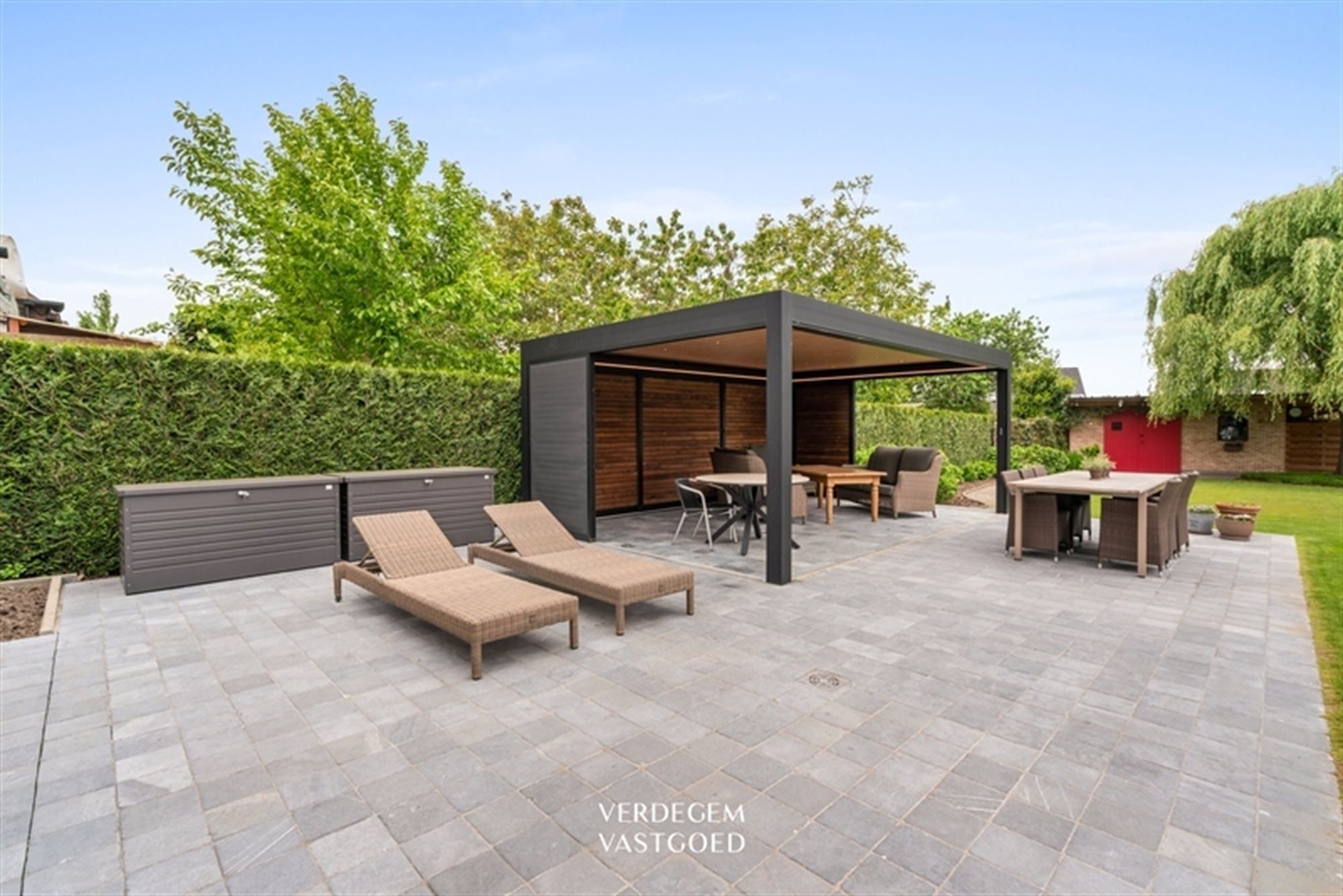 Prachtig en instapklaar wonen in landelijke stijl met garages, atelier en geniettuin foto 21