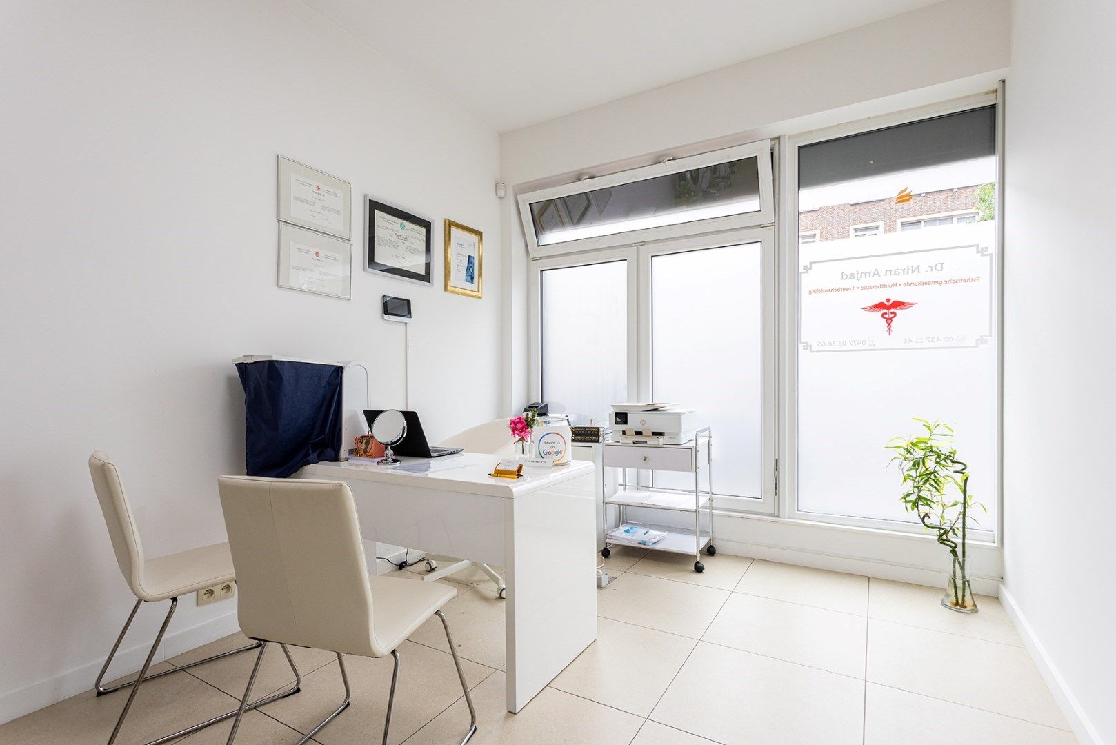 Handelsgelijkvloers of kantoorruimte met centrale ligging! foto 11