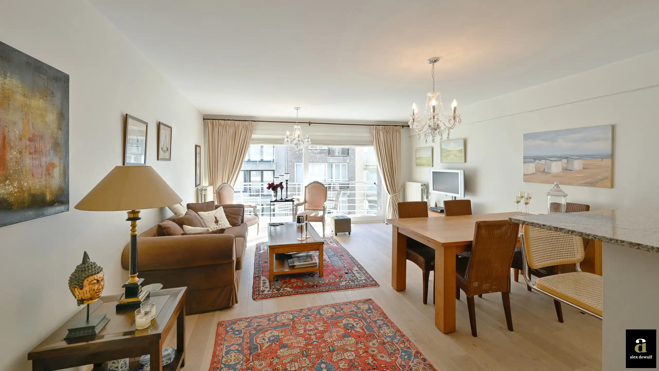 Ruim 2-slaapkamer appartement aan het Rubensplein. foto 6