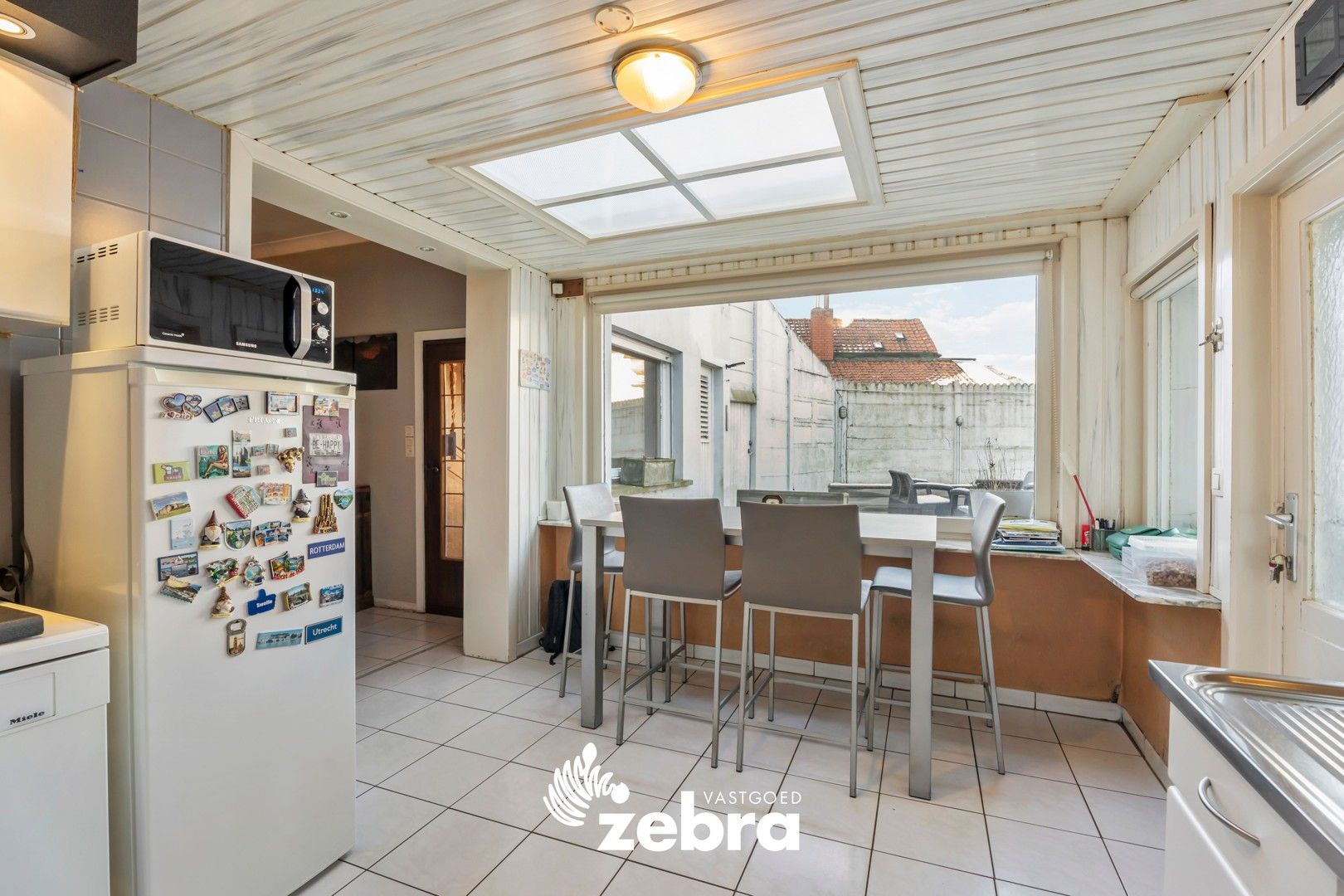 Instapklare woning met 4 slaapkamers en tuin te Oostrozebeke! foto 10