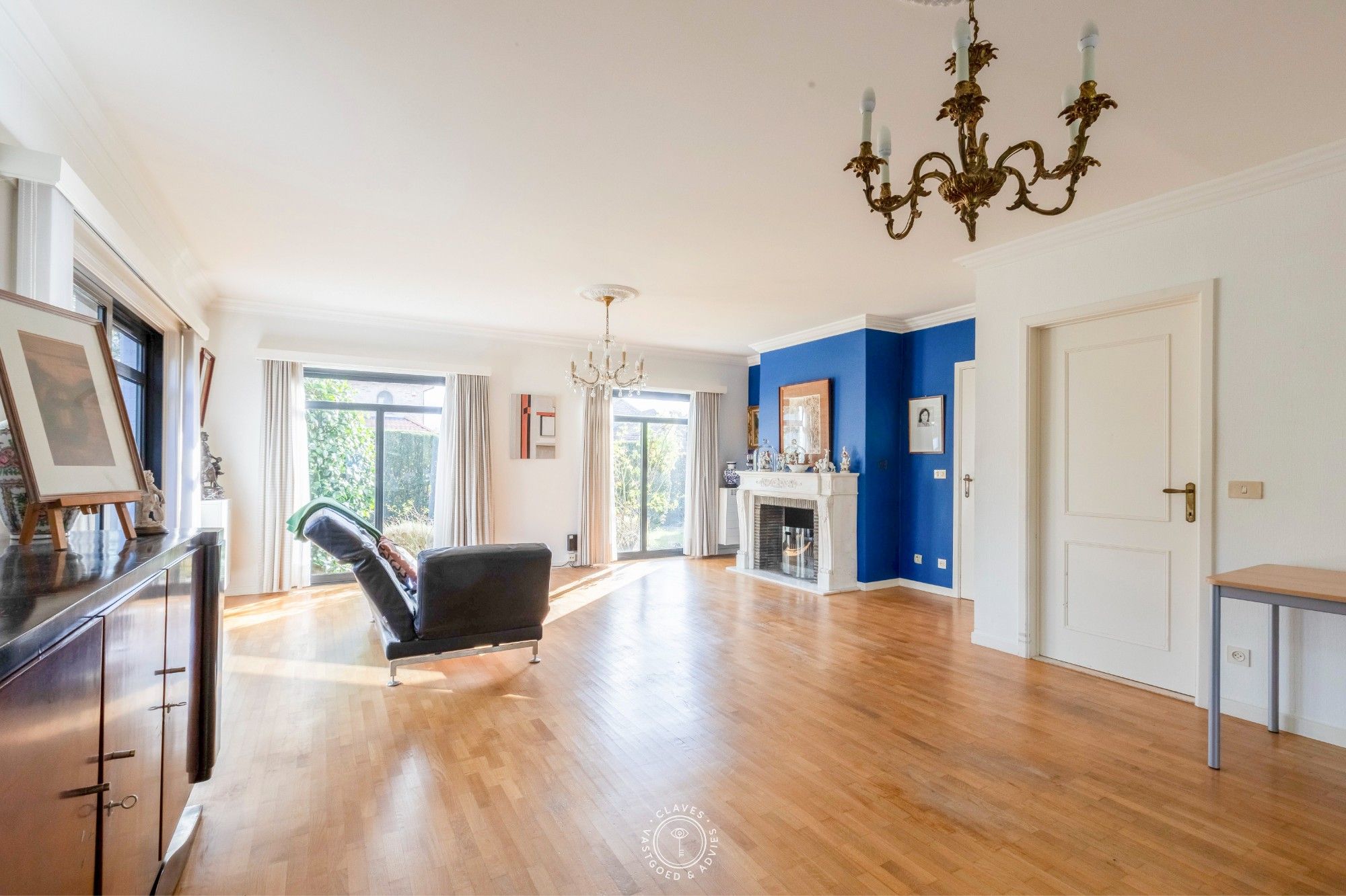 Open bebouwing omgeven door een prachtige tuin foto 10