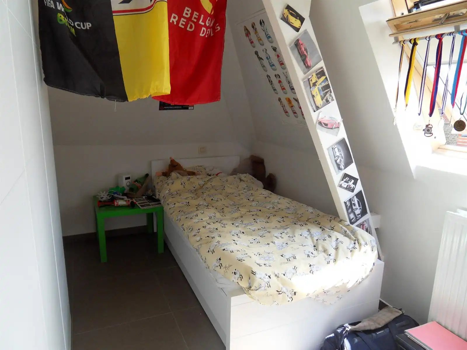 Ruim en lichtrijk duplex appartement op de eerste en tweede verdieping met groot terras in het centrum van Tielt. foto 12