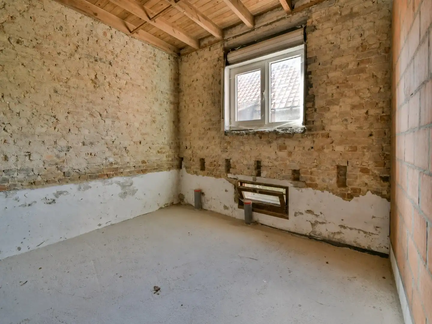 Ruwbouwwoning met tal van mogelijkheden in rustige ligging te Kortemark! foto 9
