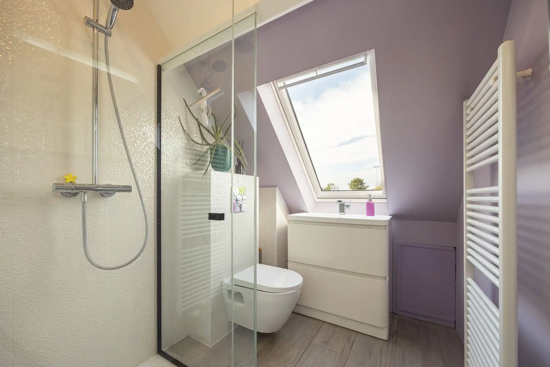 Volledig gerenoveerde gezinswoning met 5 slpks te Kontich foto 23