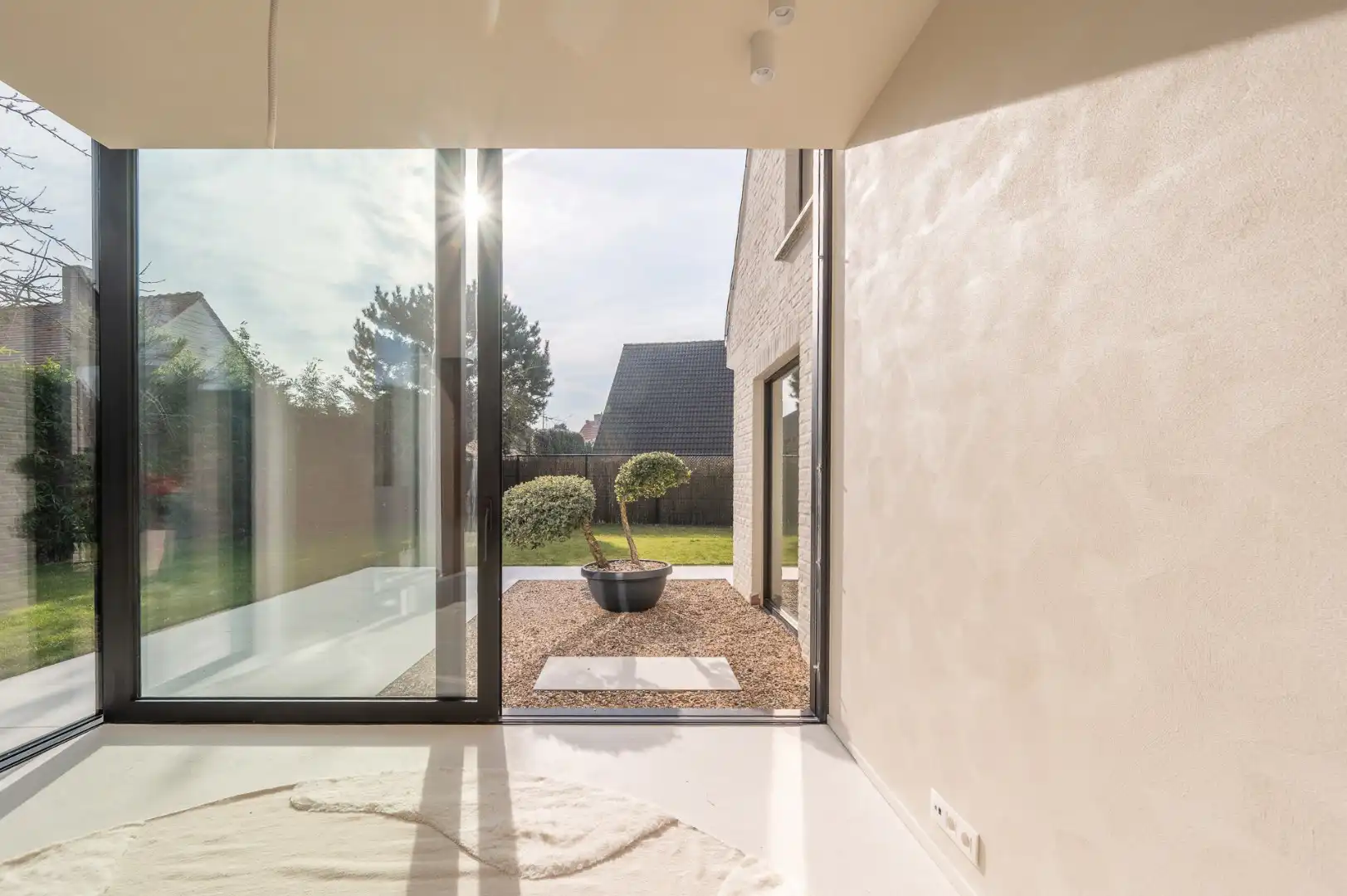 Alleenstaande en luxueus gerenoveerde villa op een rustige en residentiële ligging in Knokke foto 13