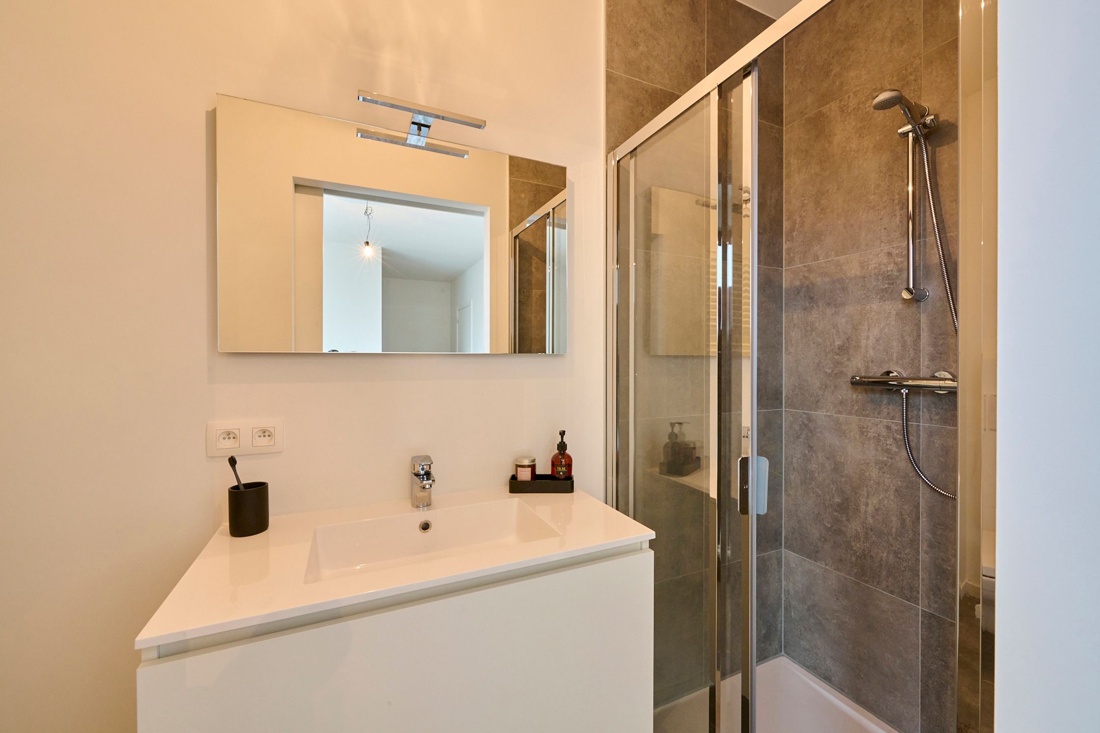 PENTHOUSE 146m², TERRAS 68m², 2 SLAAPKAMERS, 2 BADKAMERS foto 15