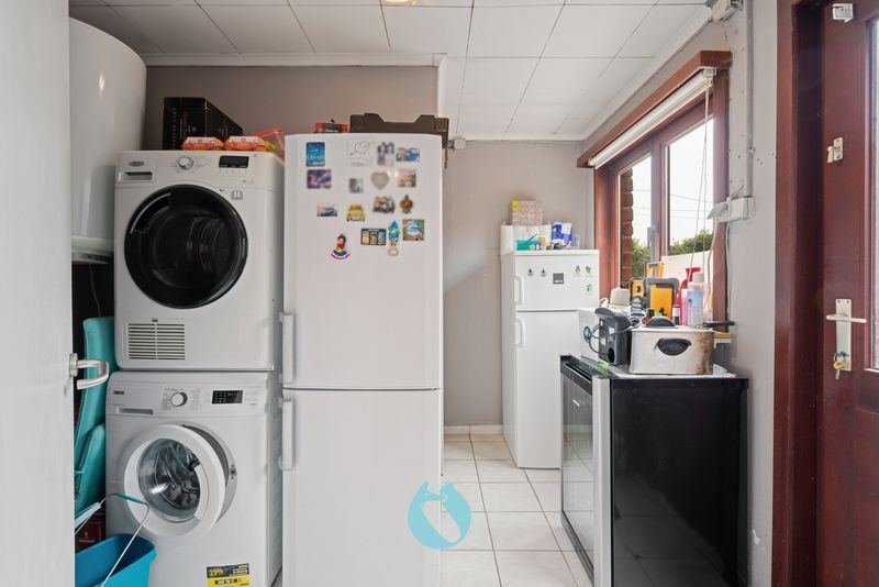 Drie te renoveren woningen in het hart van Ertvelde - unieke investeringskans! foto 22