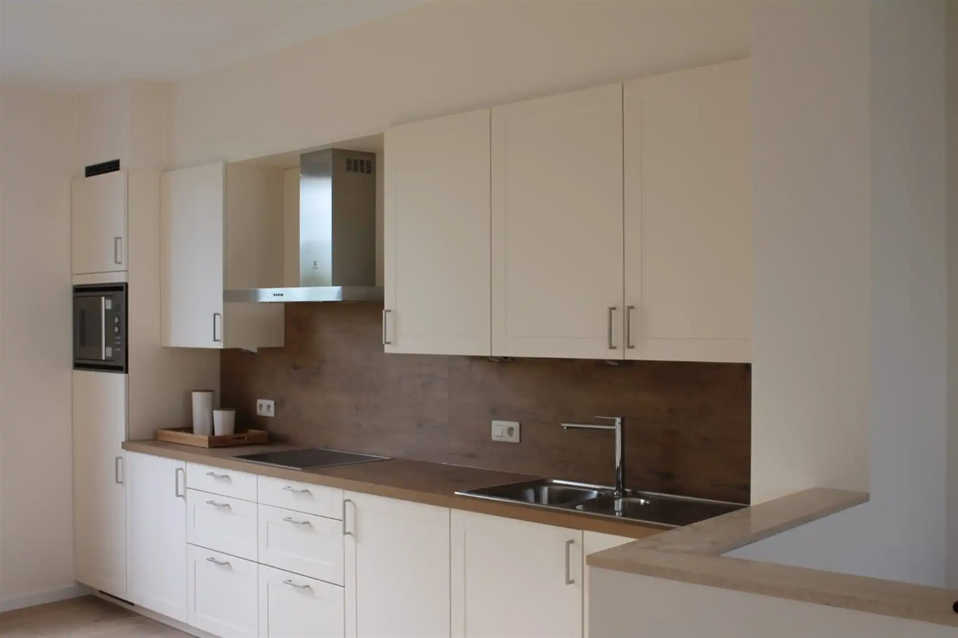 Verrassend ruim gelegen appartment met zicht op het water.  foto 14