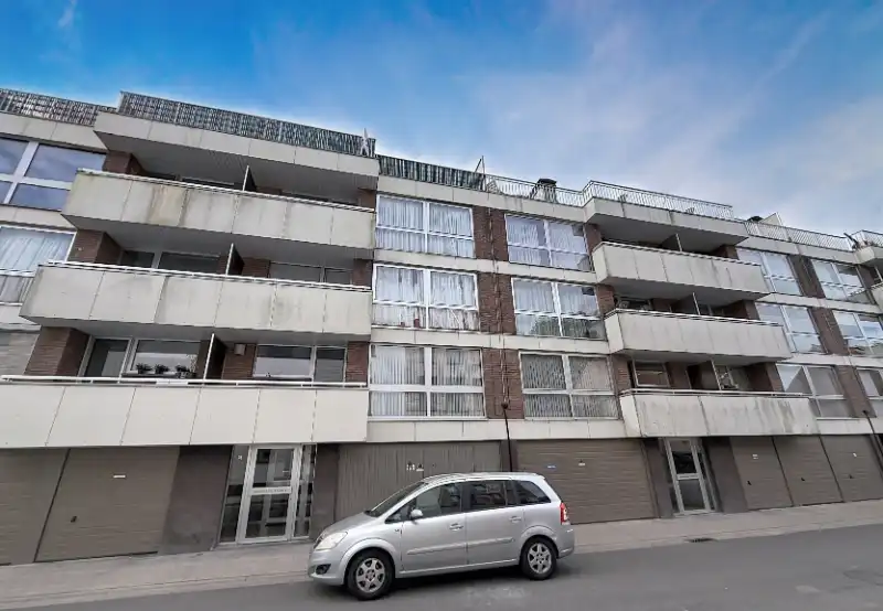 Lichtrijk appartement met 2 slaapkamers + garage foto 8