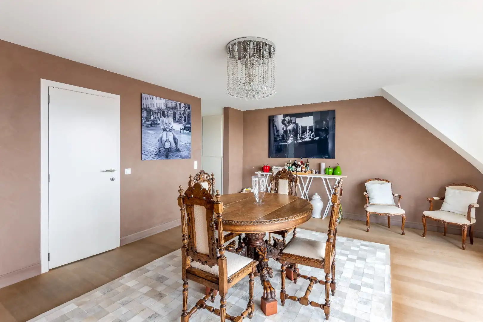 Ruim duplexappartement op de Lippenslaan in centrum Knokke.  foto 9