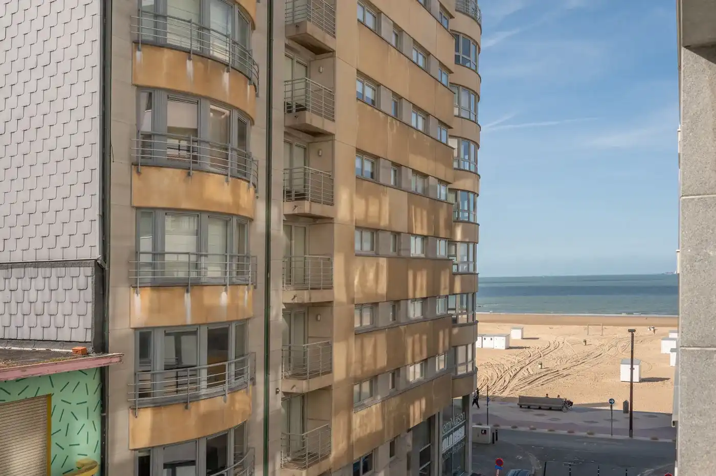 Stijlvol gerenoveerd appartement op de vierde verdieping met zijdelings zeezicht in het Zoute foto 7