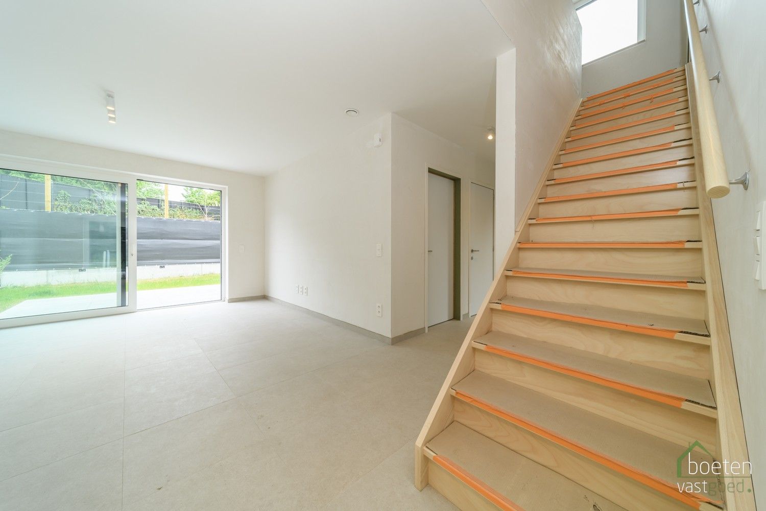 Koksijde/Sint-Idesbald: Energiezuinige en kwalitatief afgewerkte nieuwbouwwoning met 3 slaapkamers, carport en gezellig tuintje op 317m² grondopp. foto 11