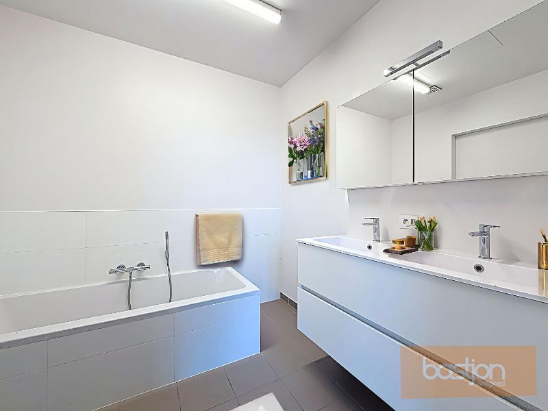 Exclusief Triplex Appartement met Dakterras in hartje Kortrijk foto 12