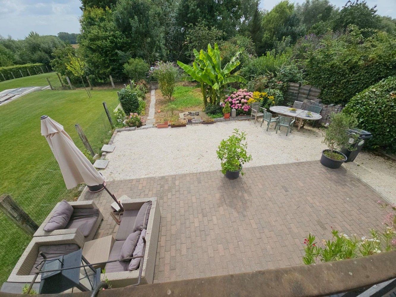 Ruime, solide woning met grote kelder, terras en tuin foto 18