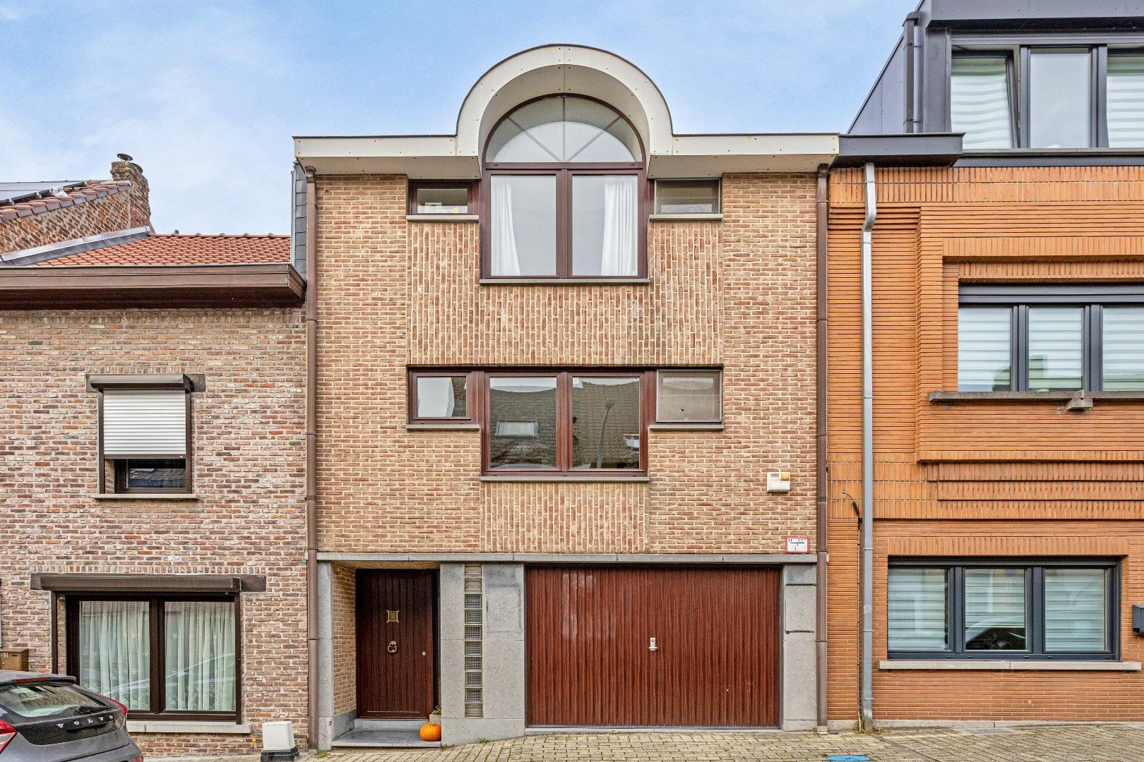 Ruime woning met 4 slpk, tuin en garage te Essenbeek foto 1