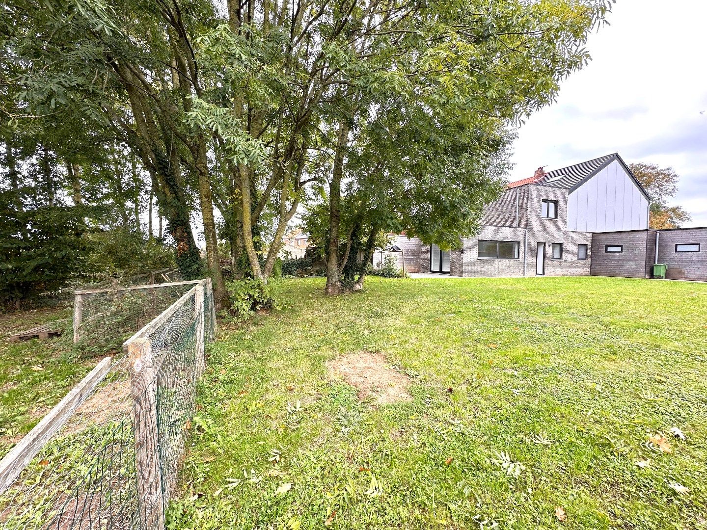 Volledig gerenoveerde halfopen bebouwing met ruime tuin te Sluizen (Tongeren) foto 18