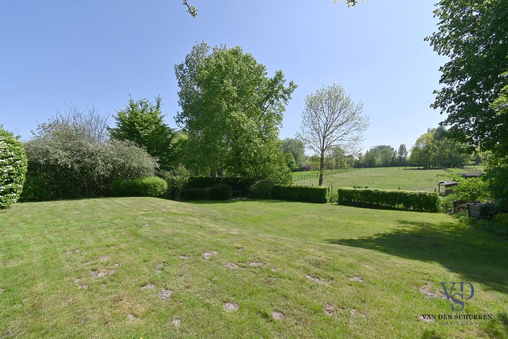 Exclusieve villa met weide (ca. 1 ha) en adembenemende vergezichten foto 31