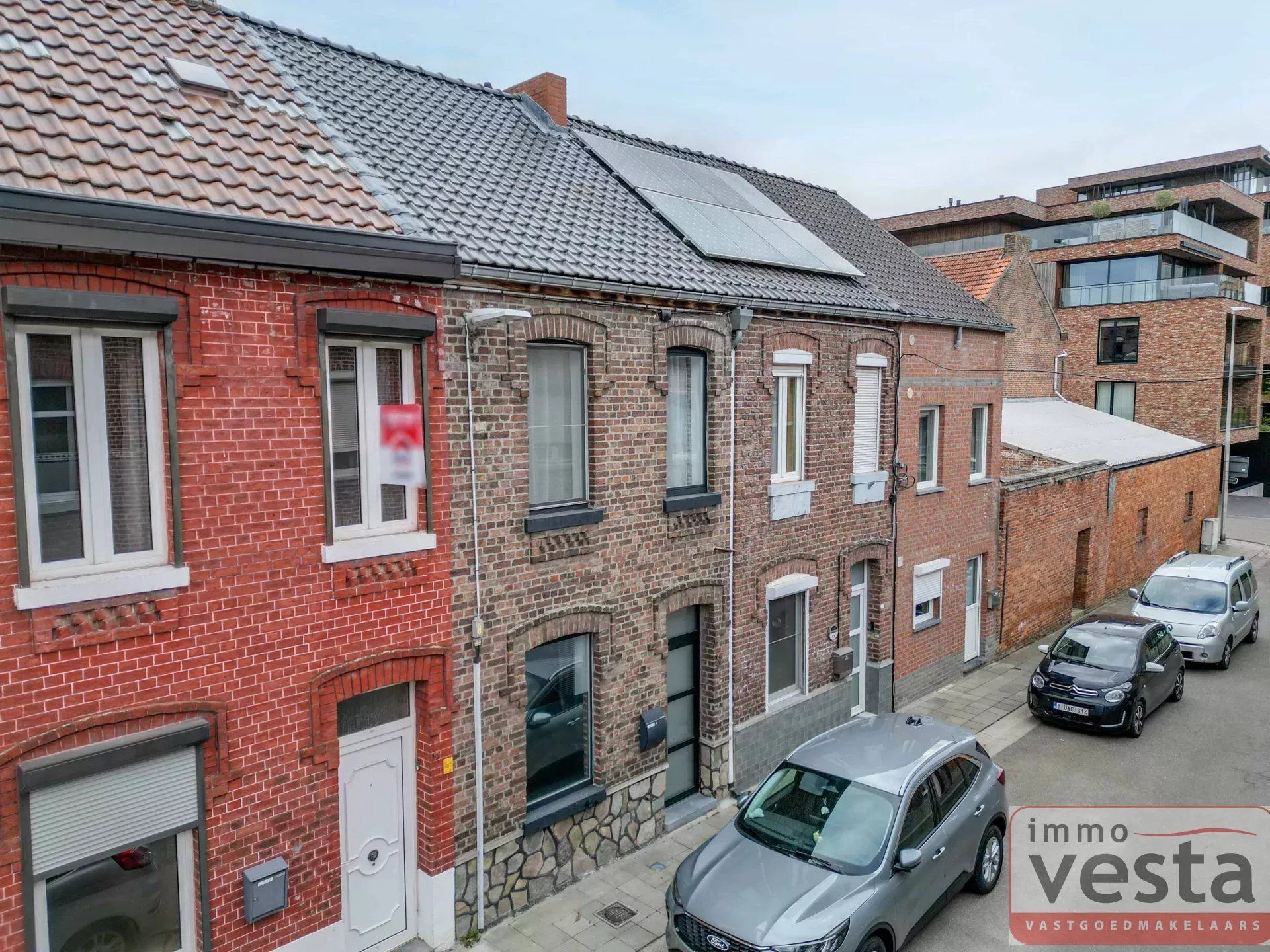Gerenoveerde rijwoning nabij centrum foto 2