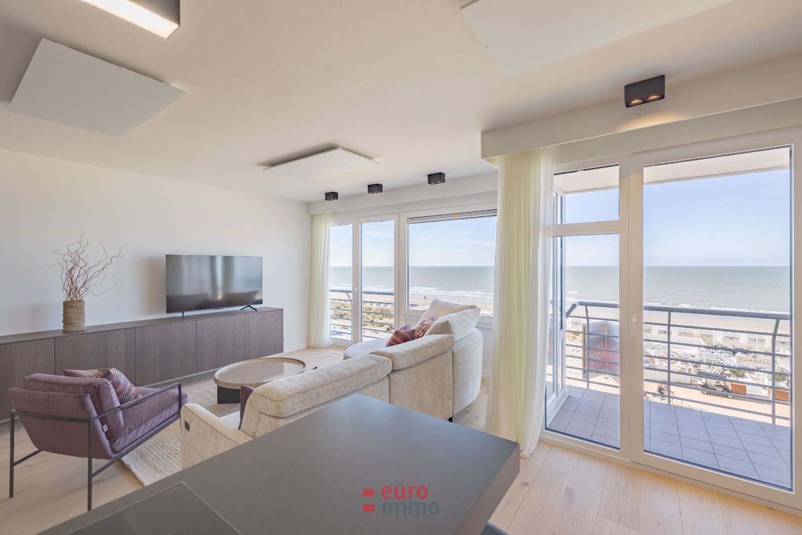 Wondermooi appartement op de Zeedijk van Nieuwpoort! foto {{pictureIndex}}