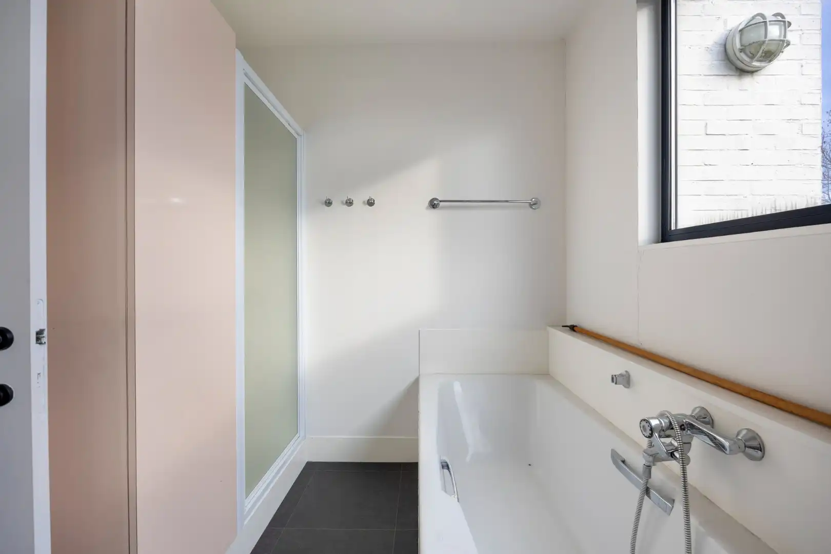 !! NIEUWE VOORWAARDEN !! Villa op een uiterst exclusieve locatie aan een prachtig privémeer foto 31