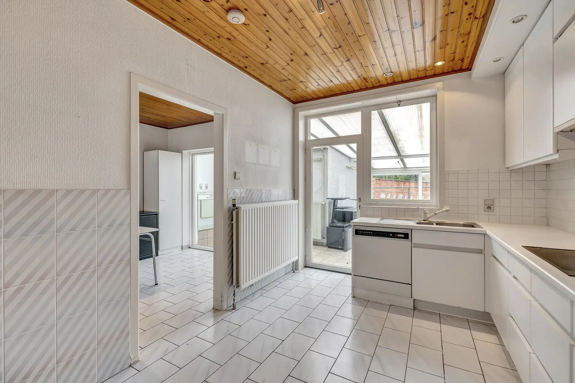 Te renoveren woning met veel potentieel nabij centrum foto 11
