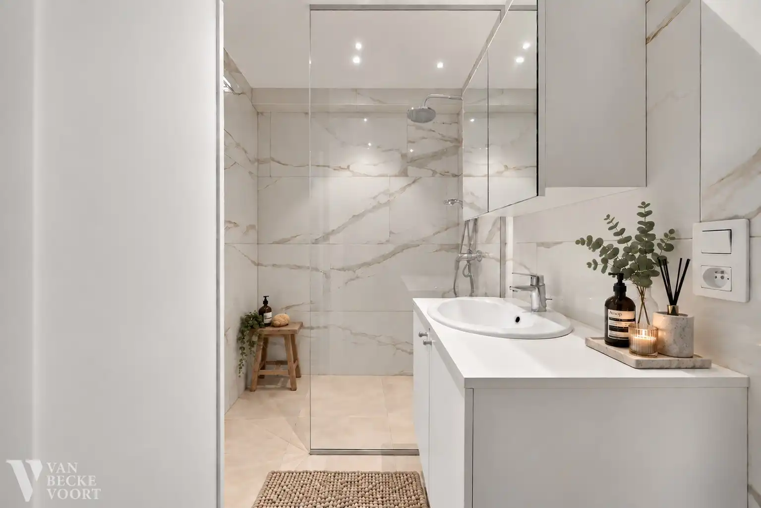 Wonen aan het park: stijlvol gerenoveerd appartement met uitzonderlijk uitzicht foto 8