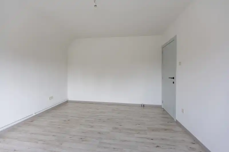 Smaakvol gerenoveerde woning met 3 slaapkamers en garage foto 24