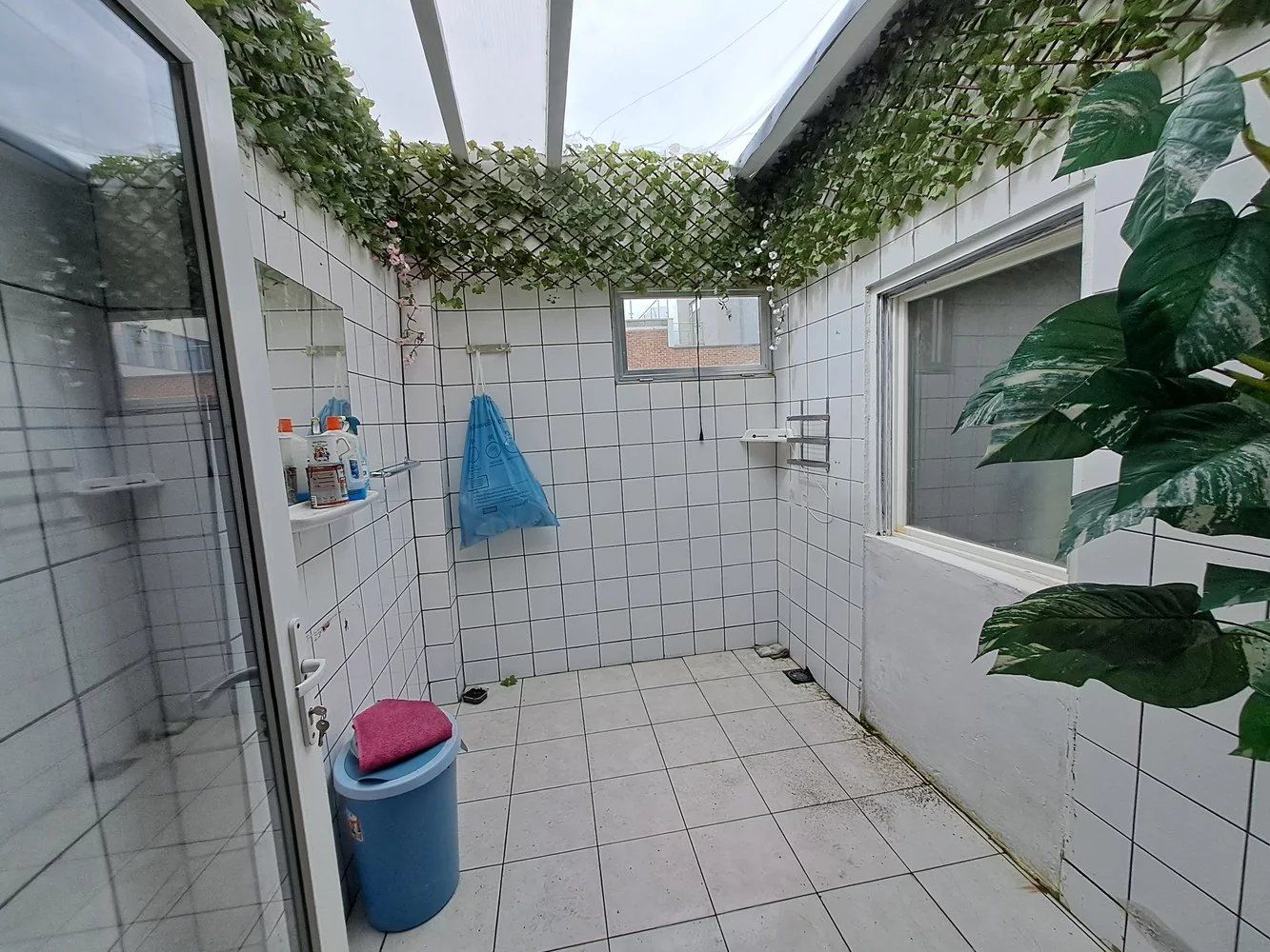Rijwoning aan de stadsrand foto 23