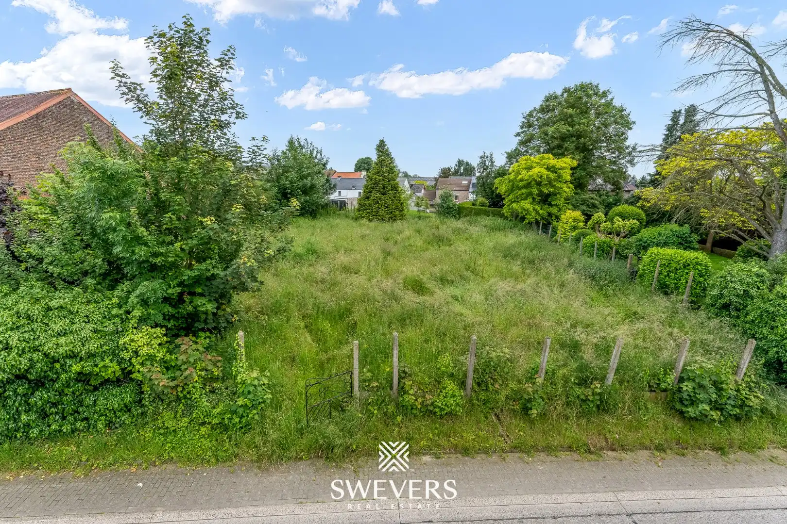 Bouwgrond van 10a45ca met mogelijkheid tot 3 woningen te Gingelom foto {{pictureIndex}}