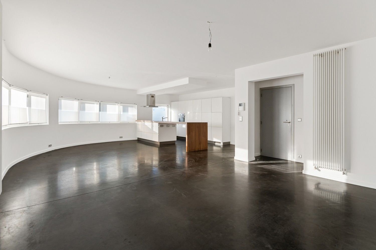 Ruim gelijkvloersappartement met 2 slpk en terras foto 3