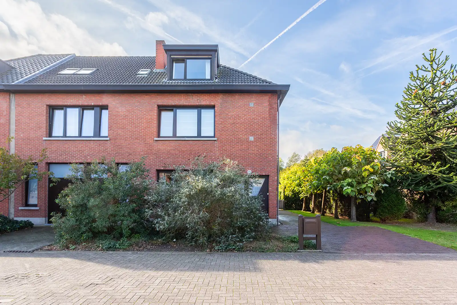 Een verborgen parel op 2.010 m² in Wilrijk foto 2