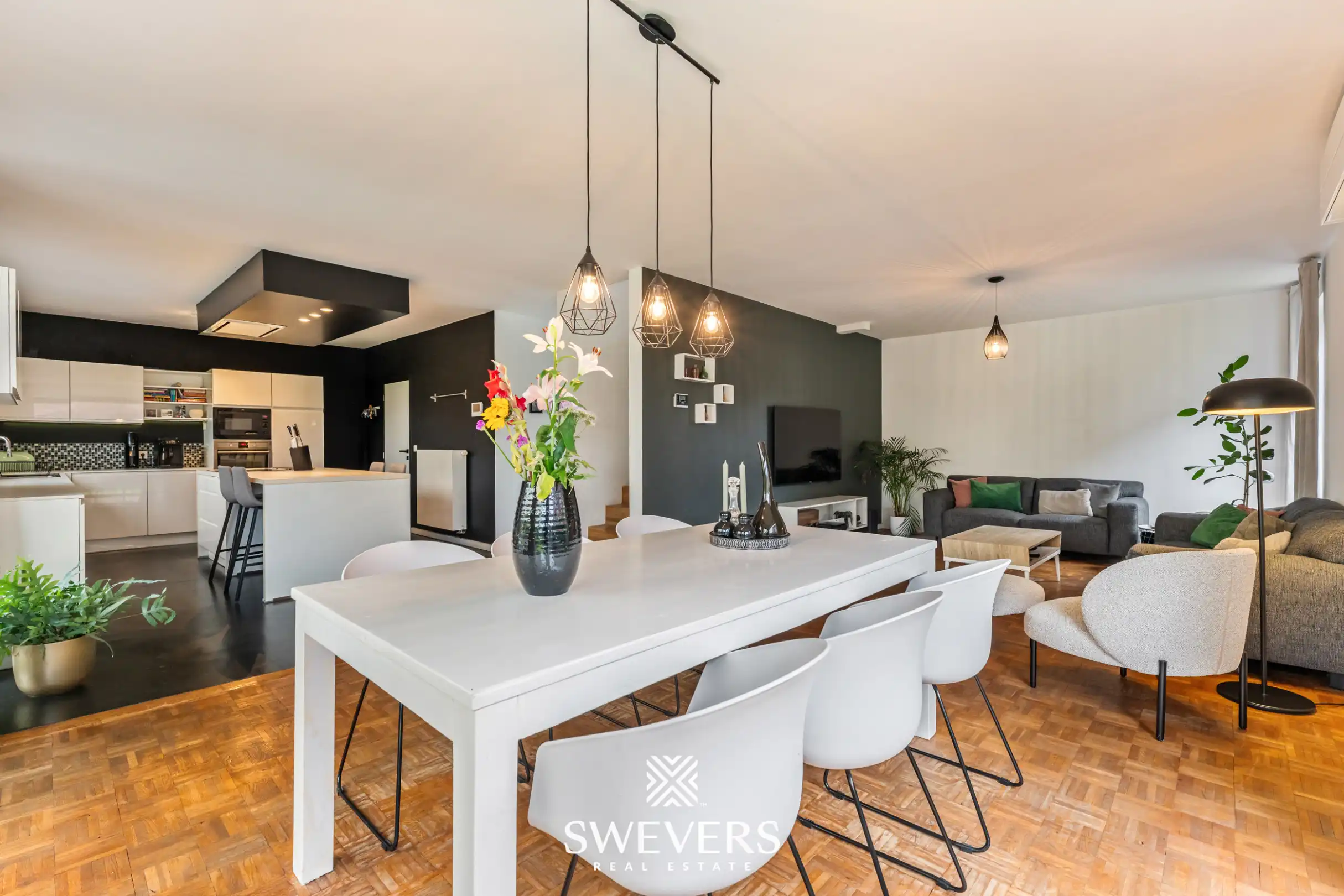 Recente en lichtrijke woning met zonnige zuidwestelijke tuin te Zonhoven:  foto 4