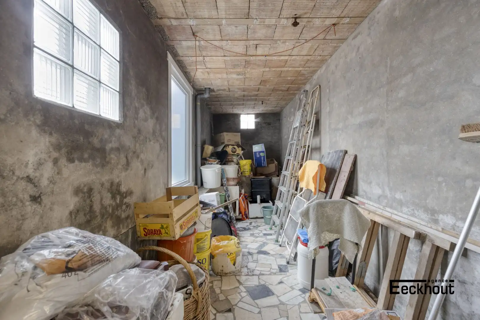 Ruime woning met 2 garageboxen en grote opslagplaats/garage foto 5