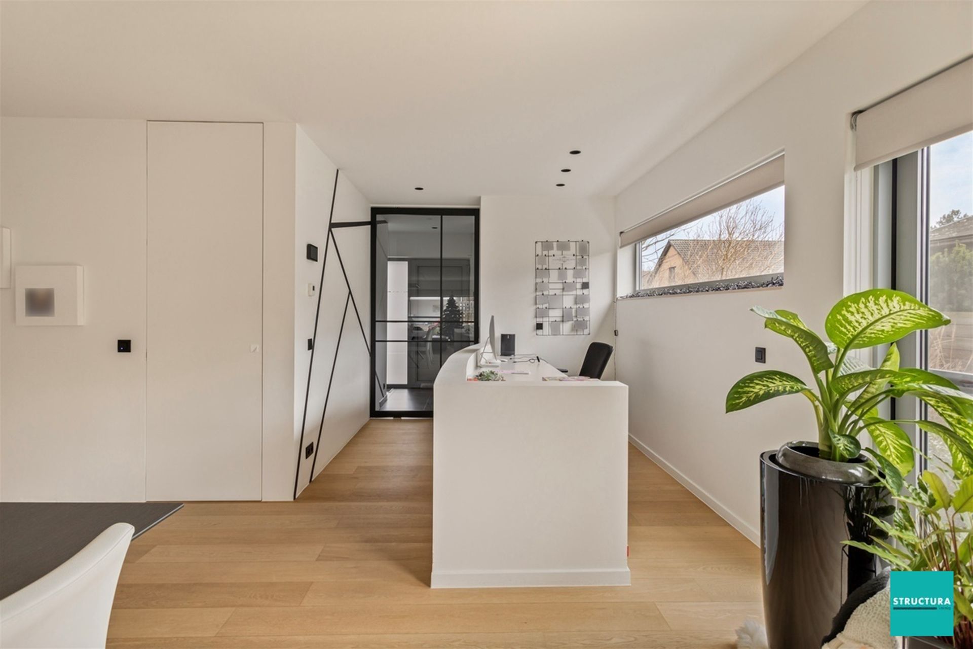 Prachtige moderne villa met zwembad en poolhouse foto 7
