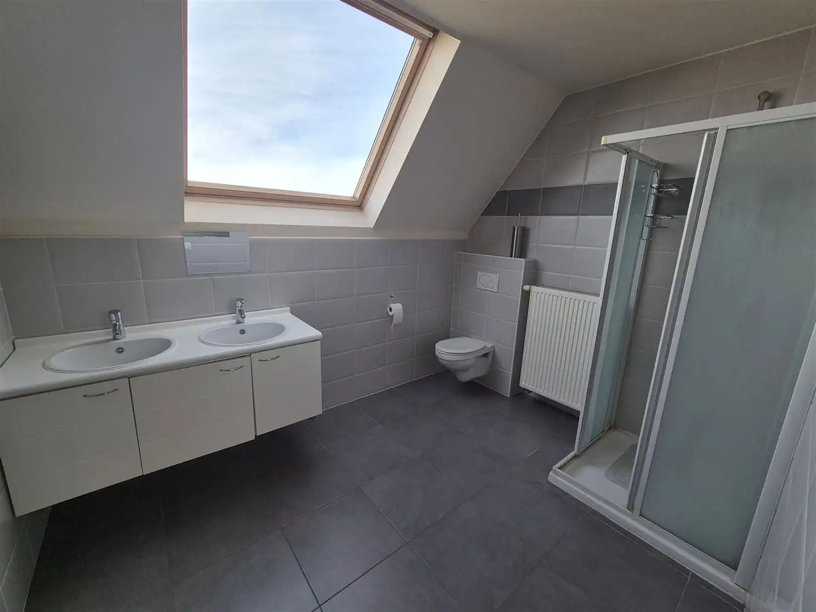 Instapklaar duplex appartement aan het park van Oostakkerdorp. foto 12