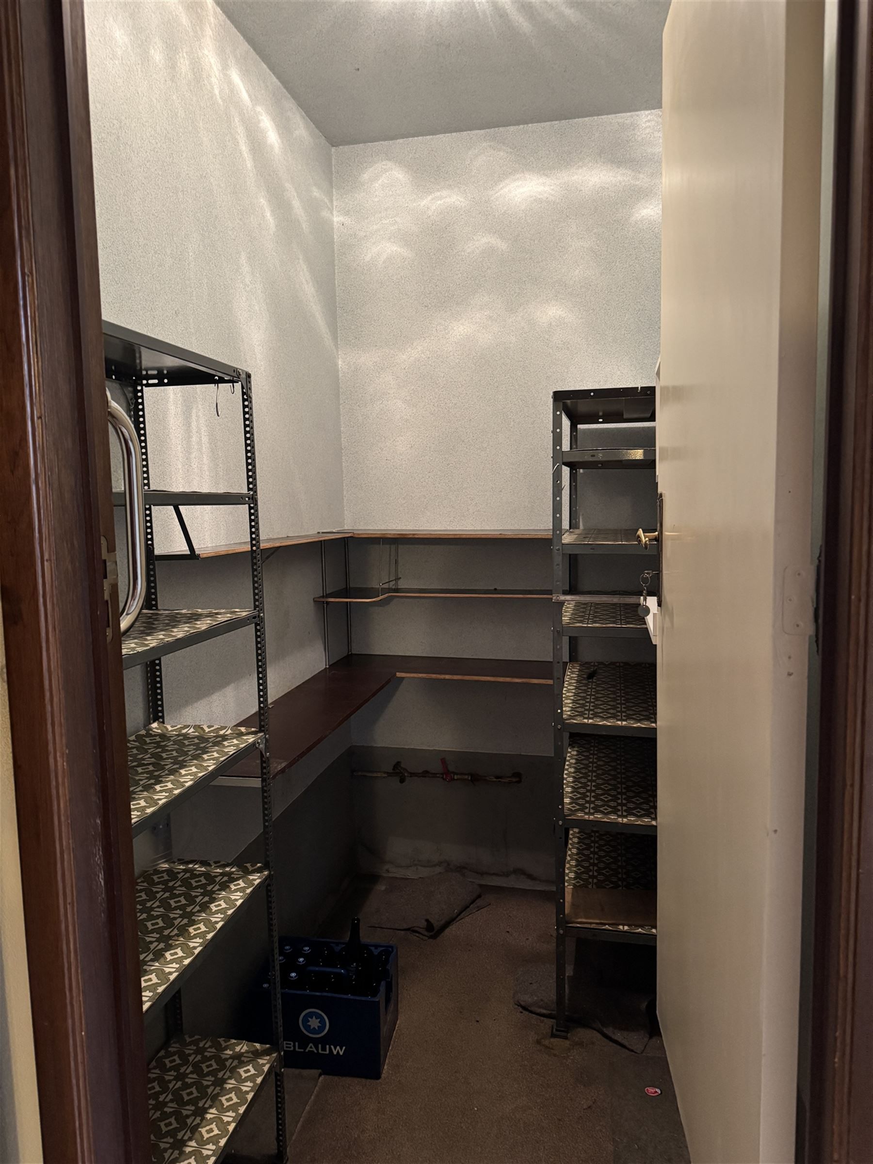 Ruime woning met drie slaapkamers en grote veranda foto 13