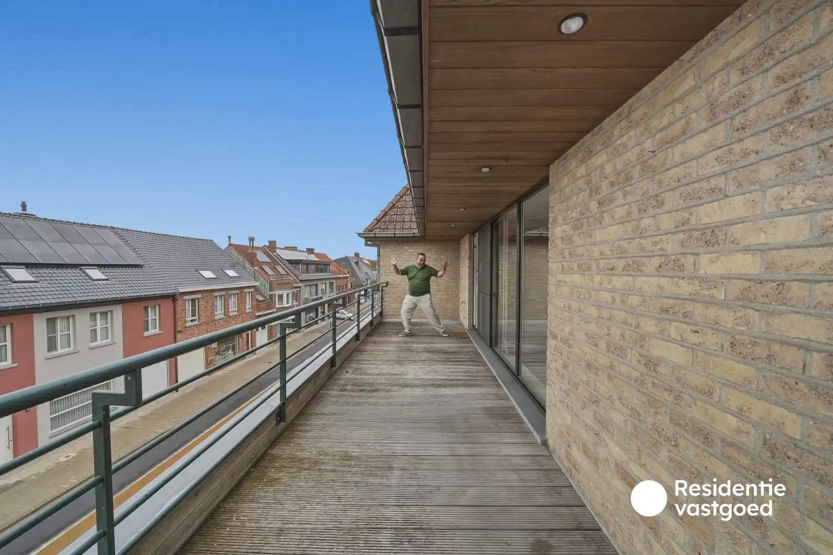 Ruim en verzorgd duplexappartement in het centrum van Eernegem foto 7