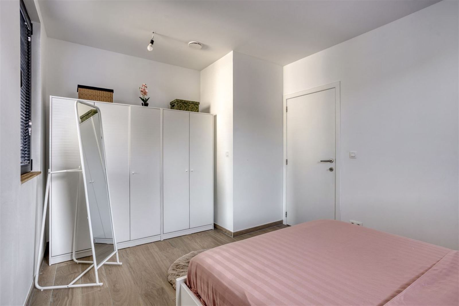 Gelijkvloers appartement met 2 slaapkamers en tuin  foto 11