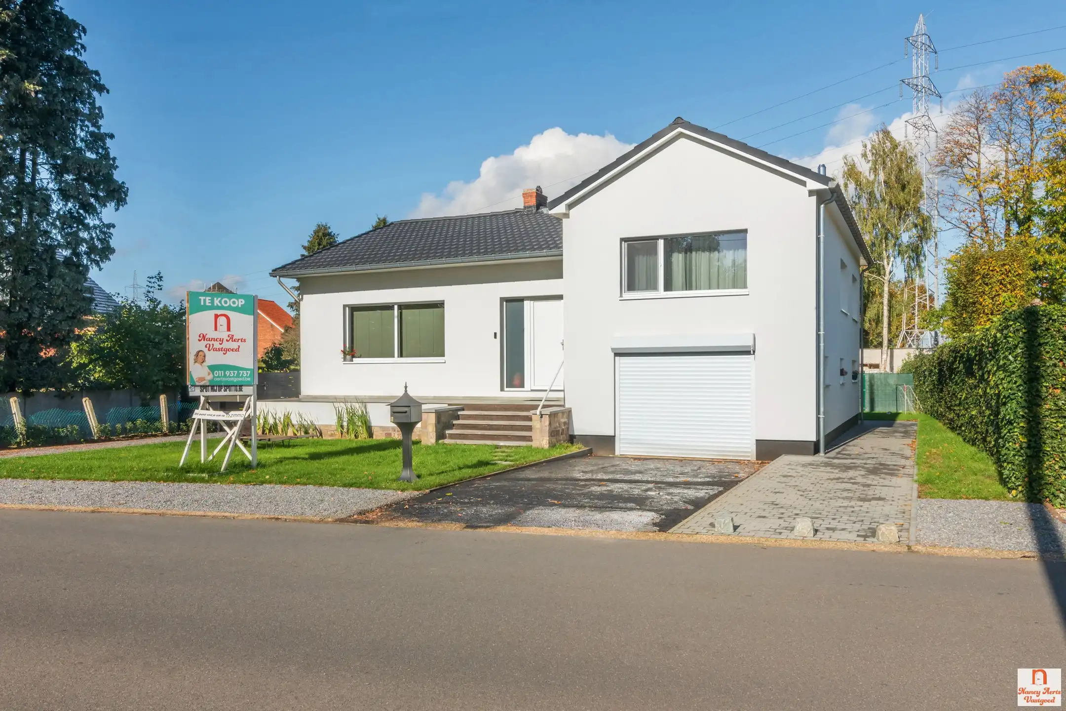 Ruime, vernieuwde woning met terras en tuin in Koersel foto {{pictureIndex}}