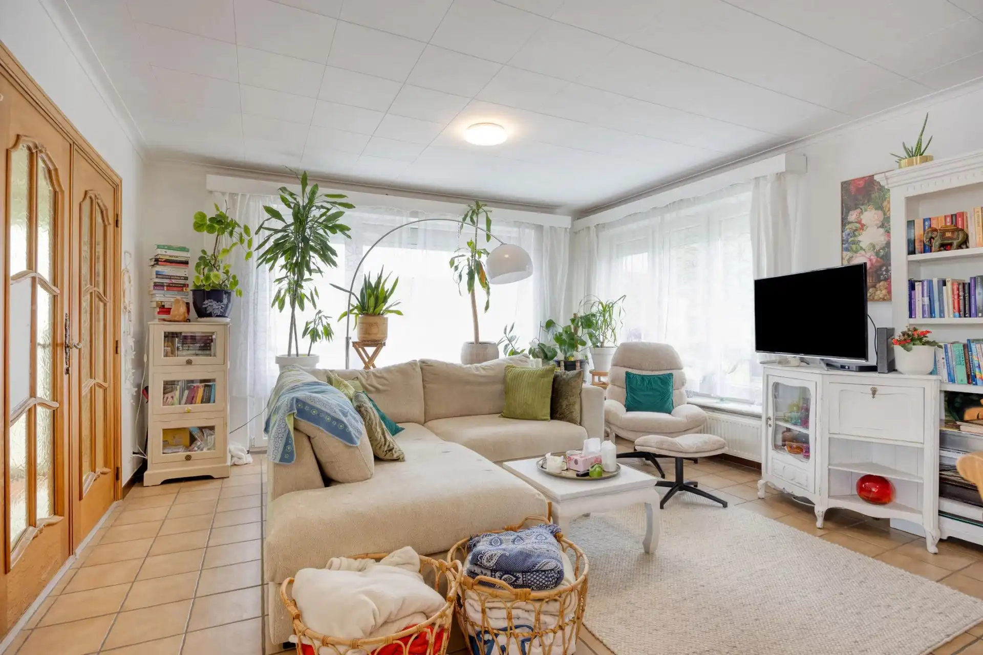 INSTAPKLARE WONING MET DRIE SLAAPKAMERS EN VOLLEDIG ONDERKELDERD OP RUIM PERCEEL IN RIEMST foto 7