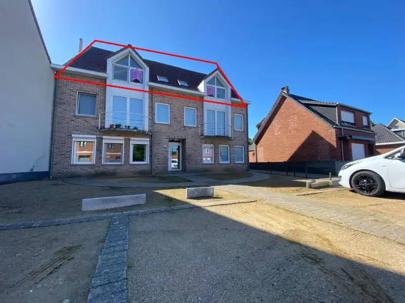 Dakappartement gunstig gelegen / nabijheid centrum Meerhout, met garage foto {{pictureIndex}}