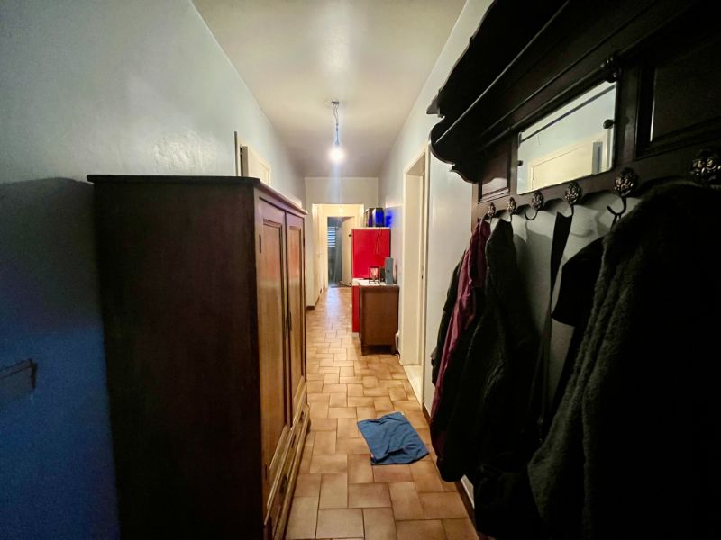 GELIJKVLOERS TWEE SLAAPKAMER-APPARTEMENT TE GENT foto 2