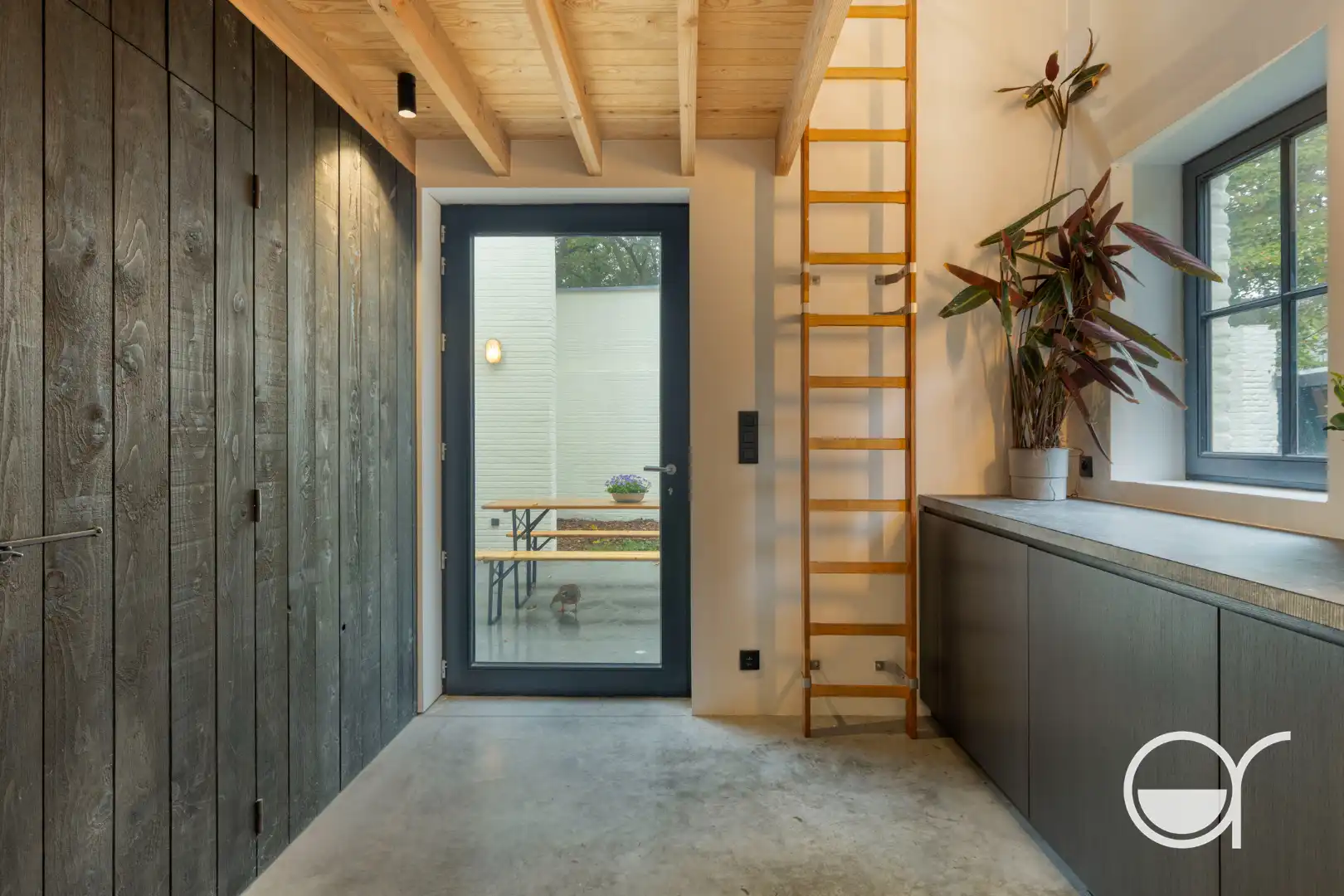 Karaktervolle, volledig gerenoveerde woning met oog voor detail en kwaliteit foto 12