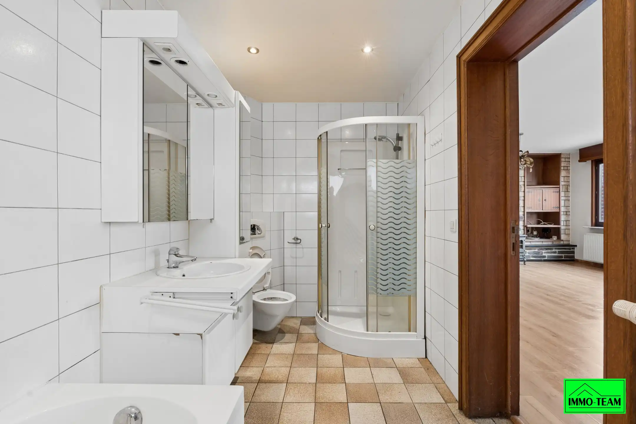 Te renoveren woning in rustige straat in Asse foto 9