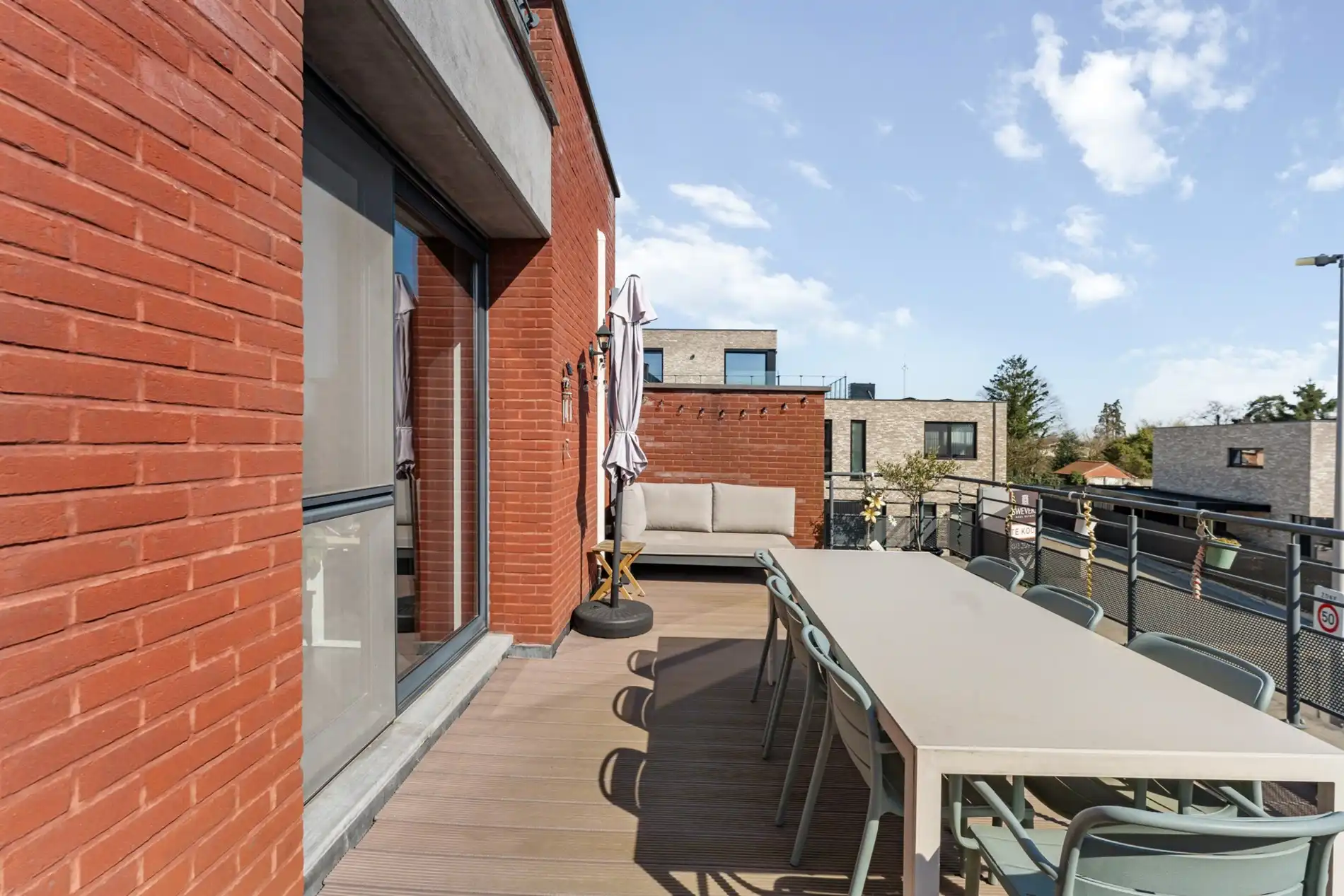 Ruim appartement met dubbele garage en groot terras vlakbij het centrum van Heusden foto 10