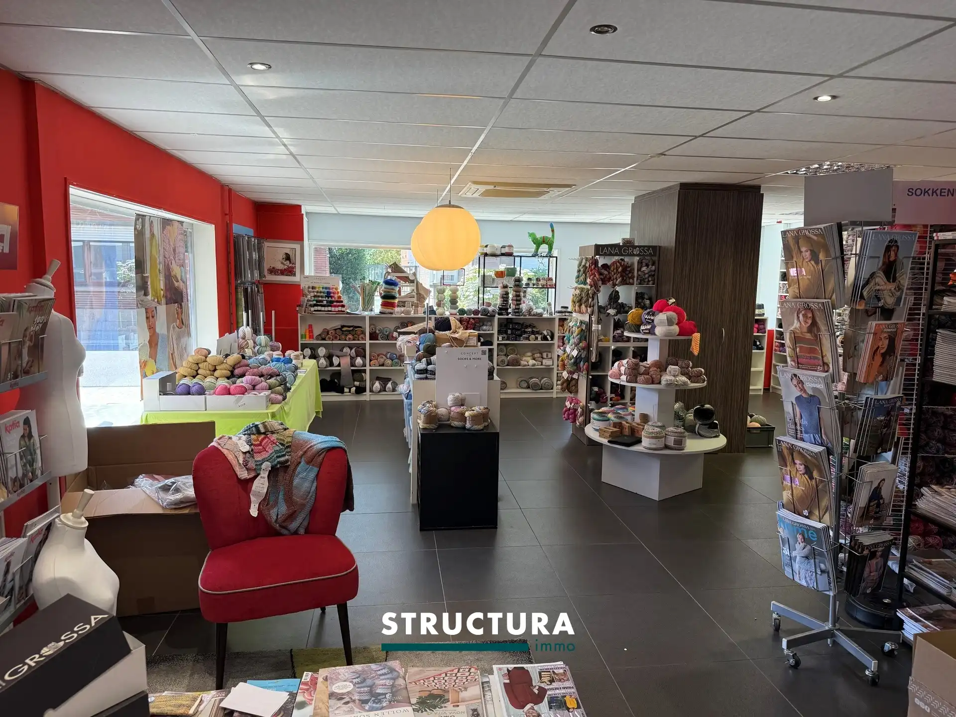 Ruime winkelruimte +/- 250 m² foto 3